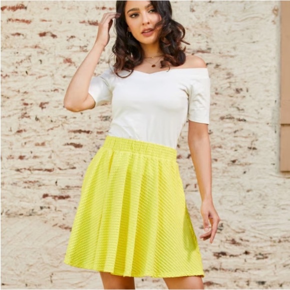 NWT Modcloth Winner's Circle Skater Yellow Skirt Size Small - Picture 3 of 16